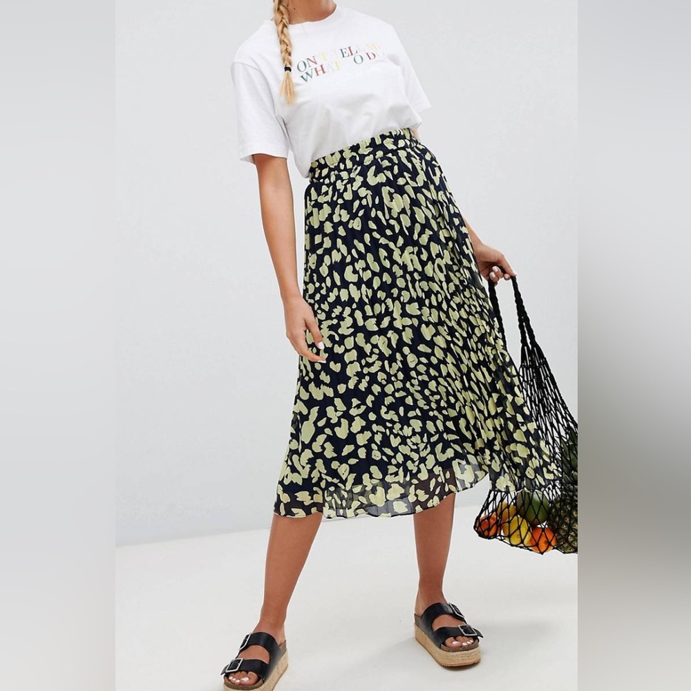 Monki L pleated animal print maxi skirt